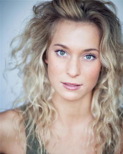 Jodie Steele, Actor (Malory Towers) · About Lost in London